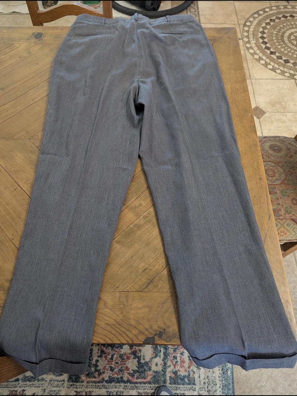 Roundtree & Yorke Men's Pleated Dress Pants - Gray